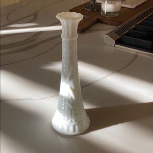 Vintage milkglass bud vase. EUC